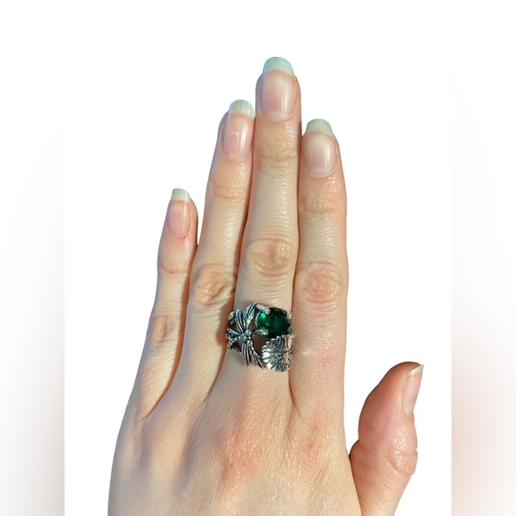 Green Dragonfly Leaf Ring - Picture 2 of 2